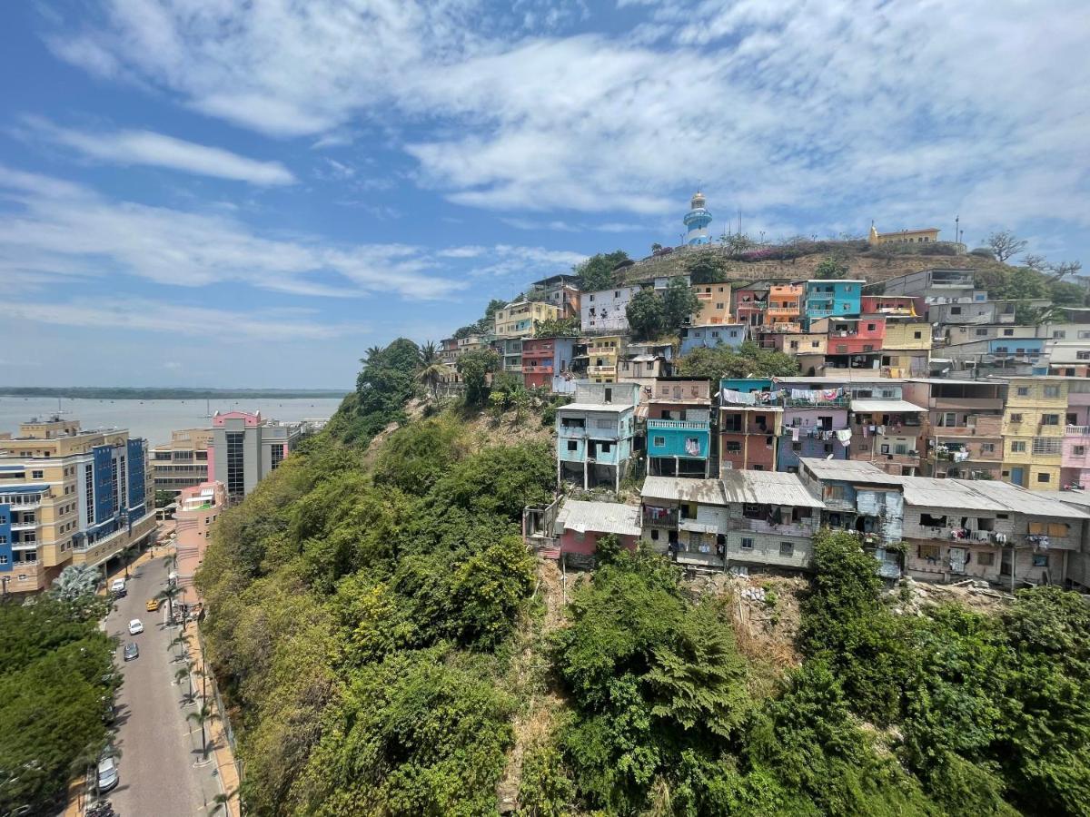 Suite Frente Al Rio En Puerto Santa Ana Riverfront Guayaquil Exterior photo