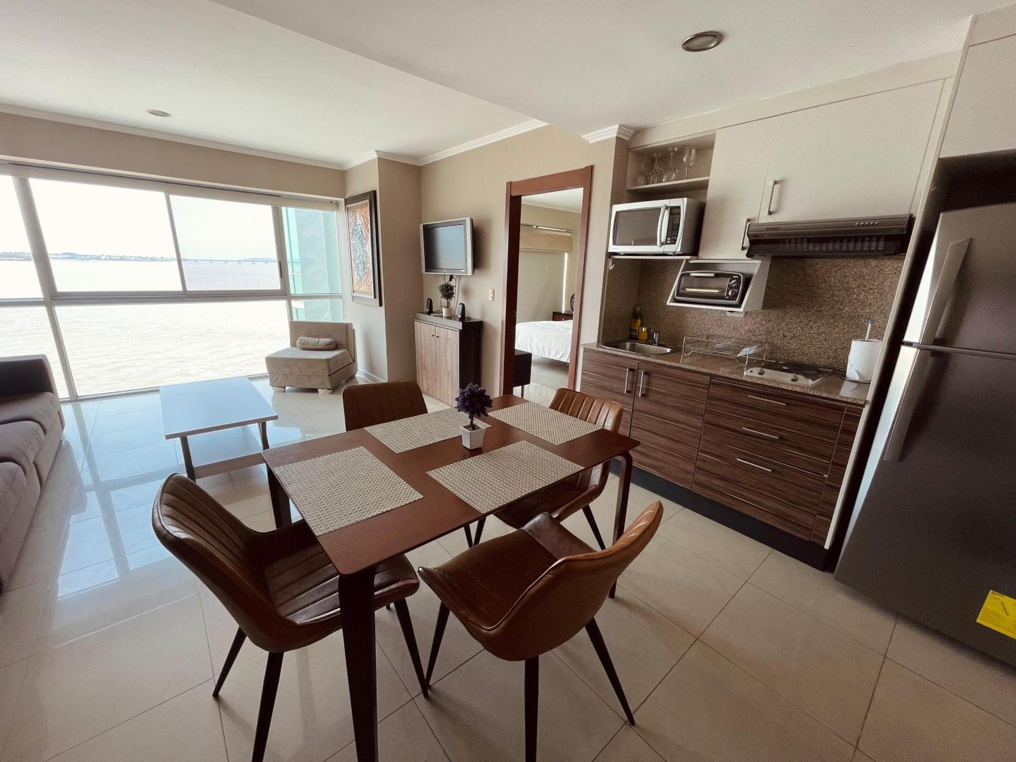 Suite Frente Al Rio En Puerto Santa Ana Riverfront Guayaquil Exterior photo