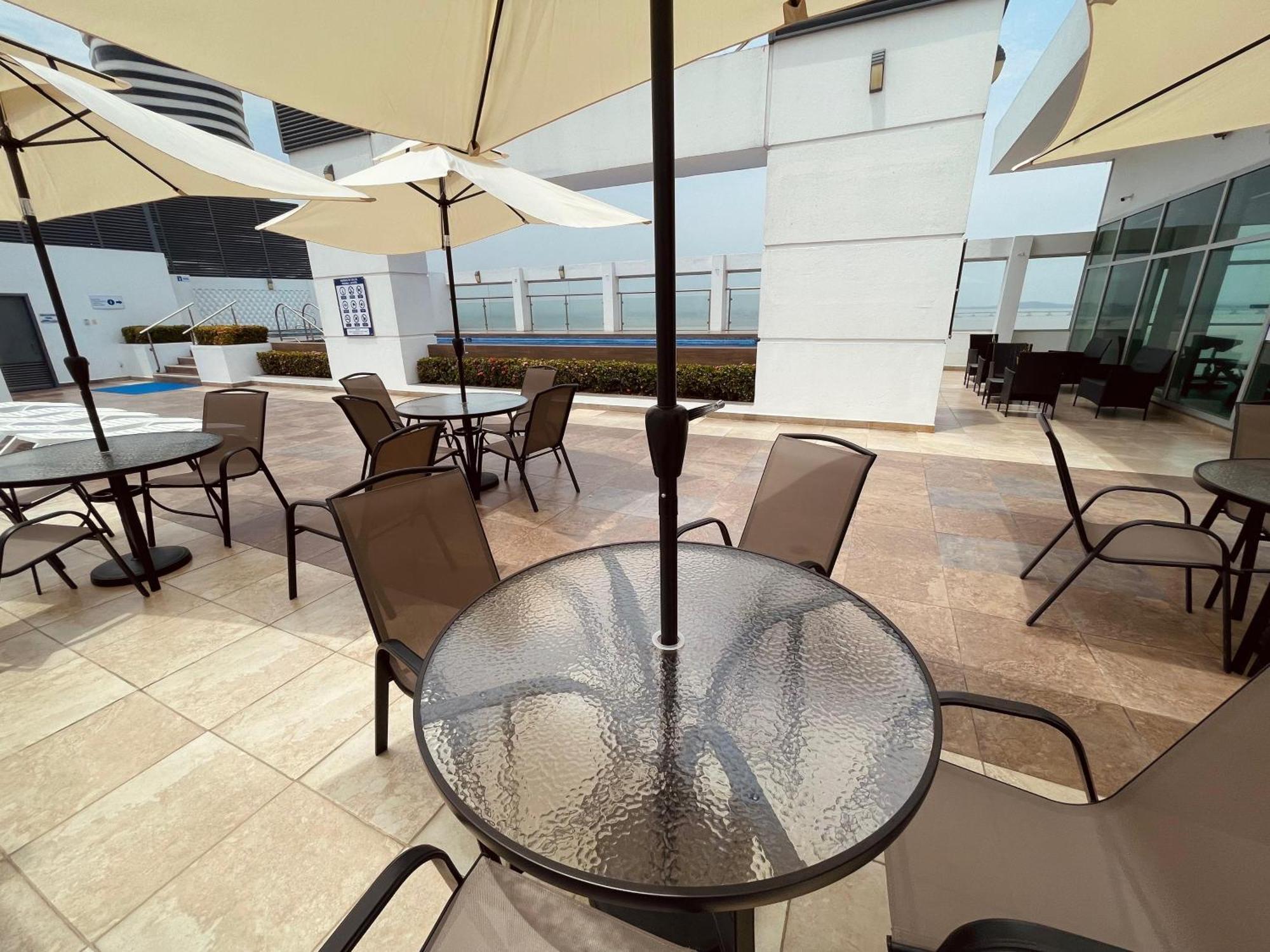 Suite Frente Al Rio En Puerto Santa Ana Riverfront Guayaquil Exterior photo
