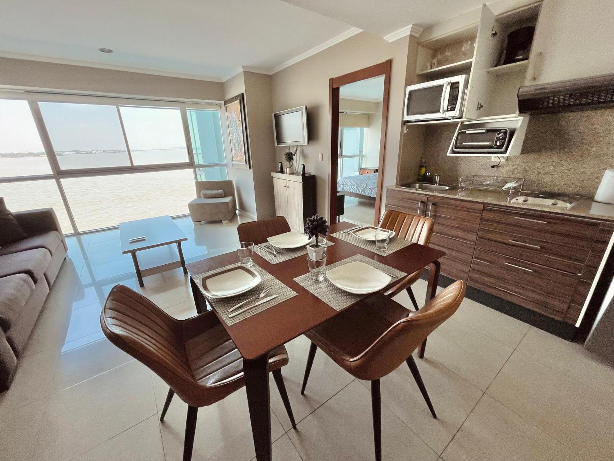 Suite Frente Al Rio En Puerto Santa Ana Riverfront Guayaquil Exterior photo